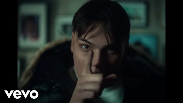 Amelie Lyrics English Translation – Kid Yugi