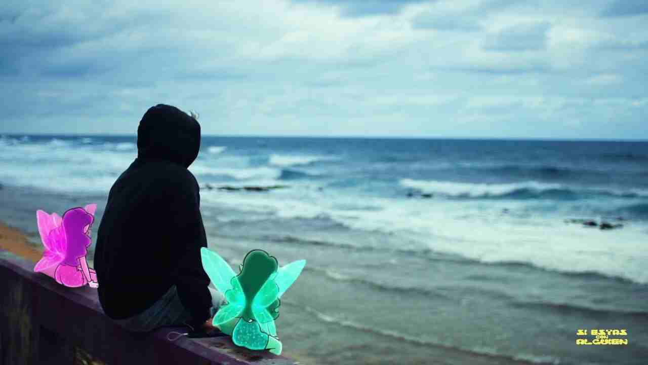 SI ESTÁS CON ALGUIEN Lyrics English Translation – Omar Courtz