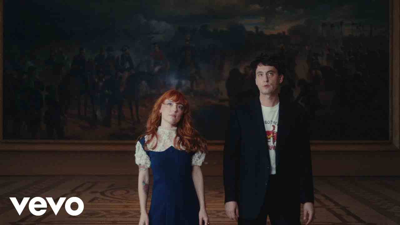 La felicità e basta Lyrics English Translation – Colombre, Maria Antonietta